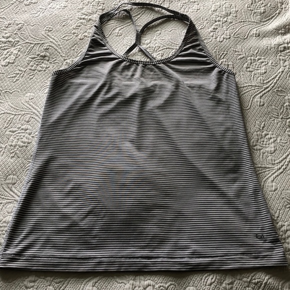 Gap fit Strappy workout top - Picture 1 of 3